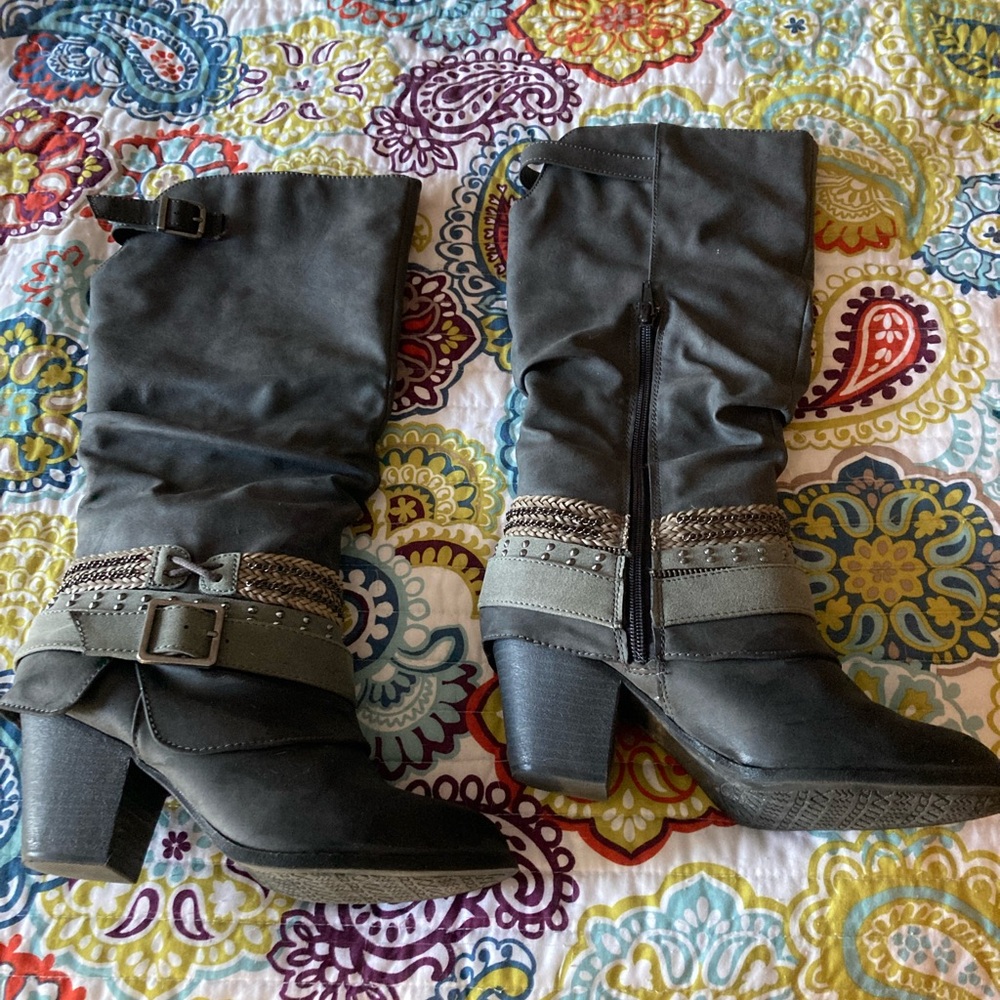 Stylish Gray Heeled Boots